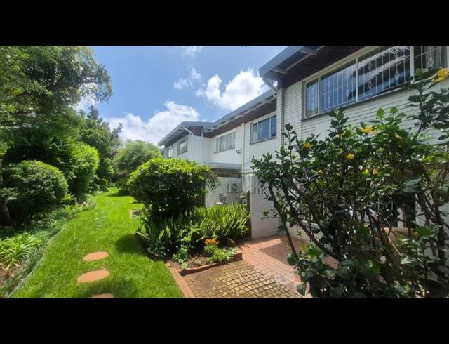 2 BEDROOM APARTMENT FOR SALE IN LINDEN